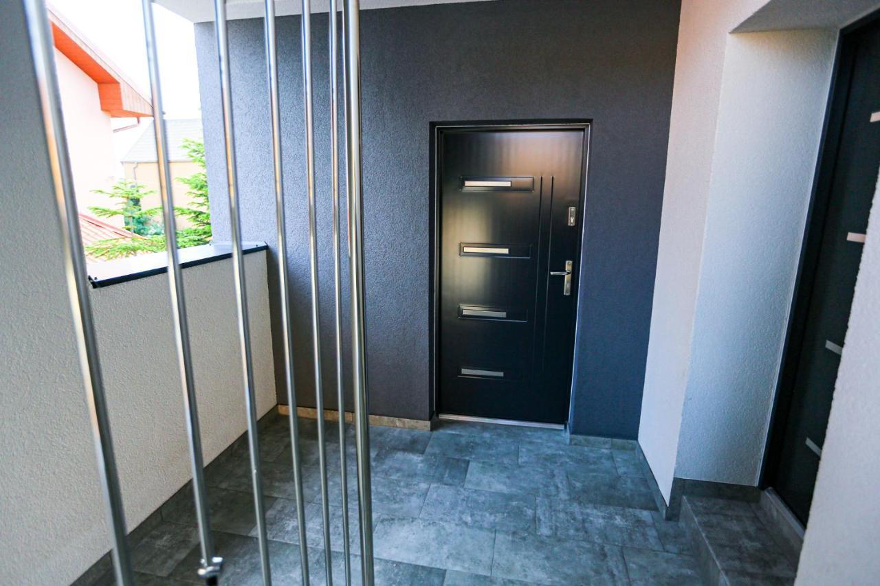 Apart Baltyk Pokoje & Apartamenty 莱鲍 外观 照片