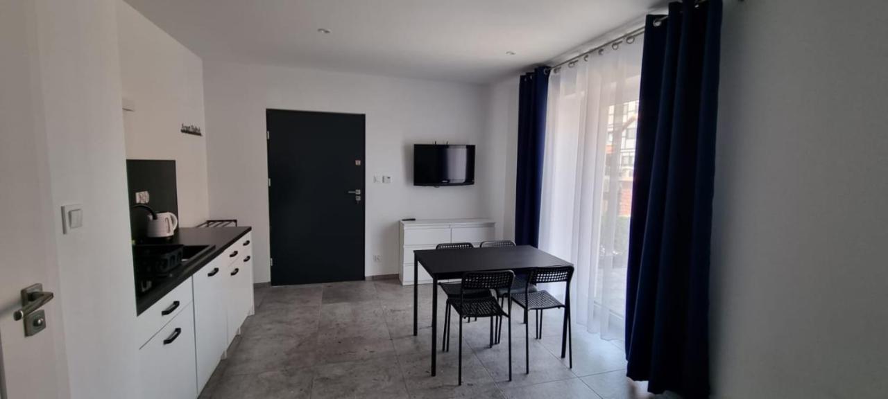 Apart Baltyk Pokoje & Apartamenty 莱鲍 外观 照片